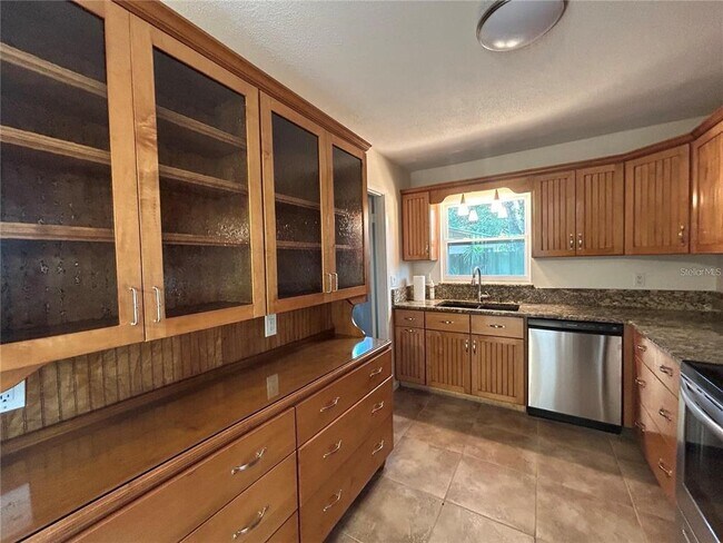 Building Photo - 3646 Radnor Pl