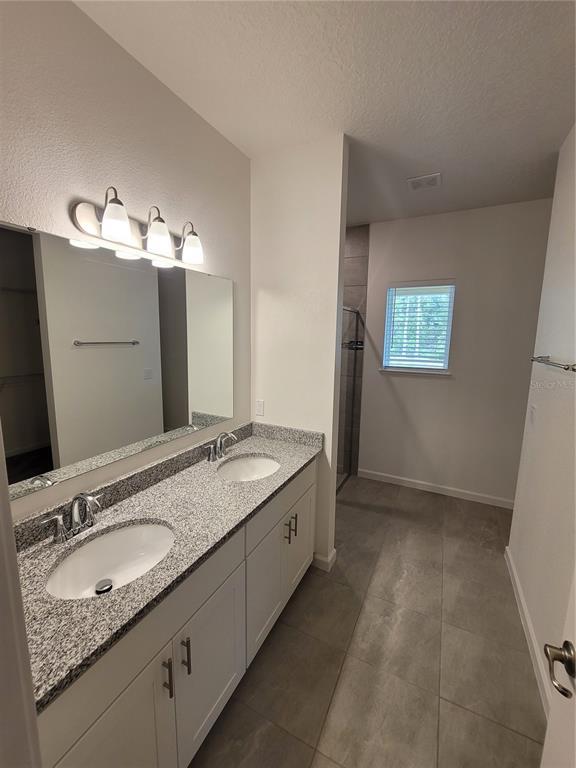 Building Photo - 128 Oakleaf Way