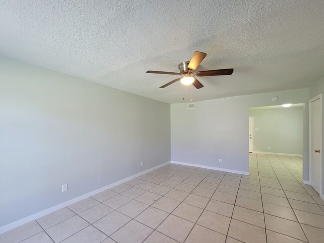 Building Photo - 12332 Ormandy St