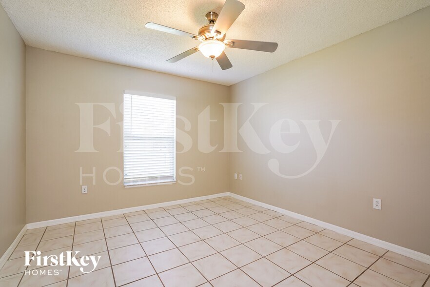 Building Photo - 873 Jarnac Dr