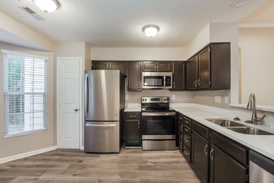 Building Photo - 14224 Quartz Ln
