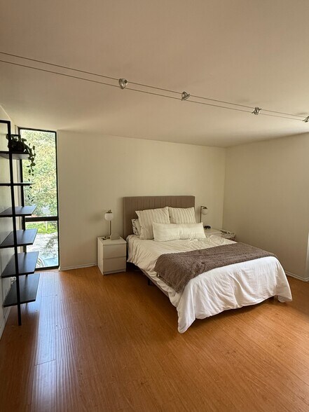 Building Photo - 4141 Via Marisol