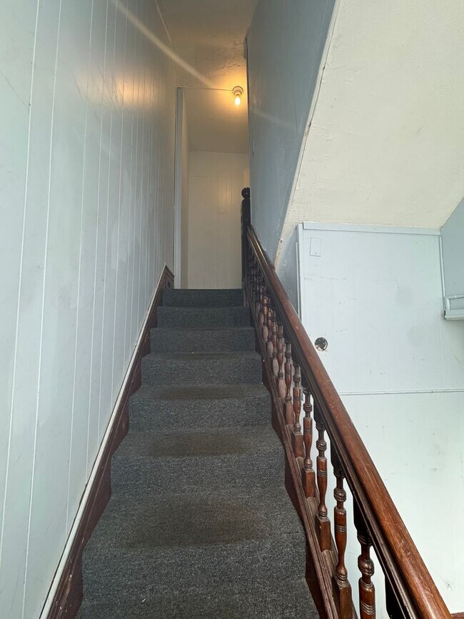 Building Photo - 5498 Hays Street