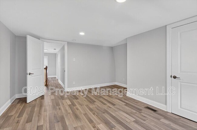 Building Photo - 39 Carroll St