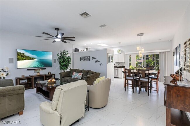 Building Photo - 27518 Pinecrest Ln