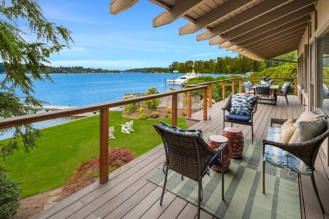 Building Photo - 4Bd/2.25Ba Bellevue House