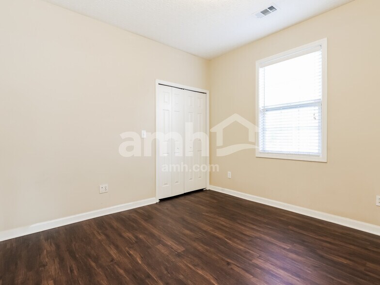 Building Photo - 412 Heathcliff Ct