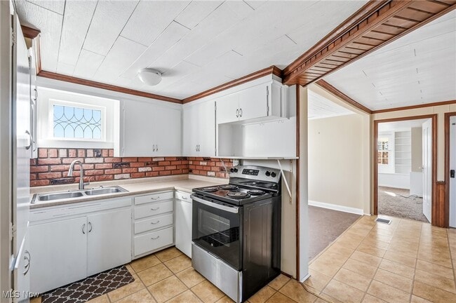 Building Photo - 12192 Leffingwell Rd