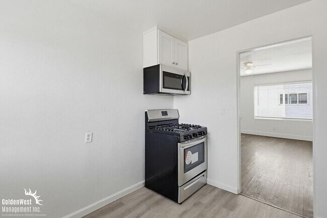 Building Photo - Updated 1Bdm 1Ba Home in San Diego!
