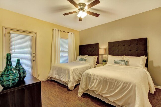 Building Photo - 2208 Trailside Dr