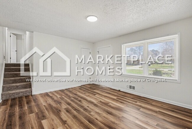 Building Photo - 507 Roxbury Dr