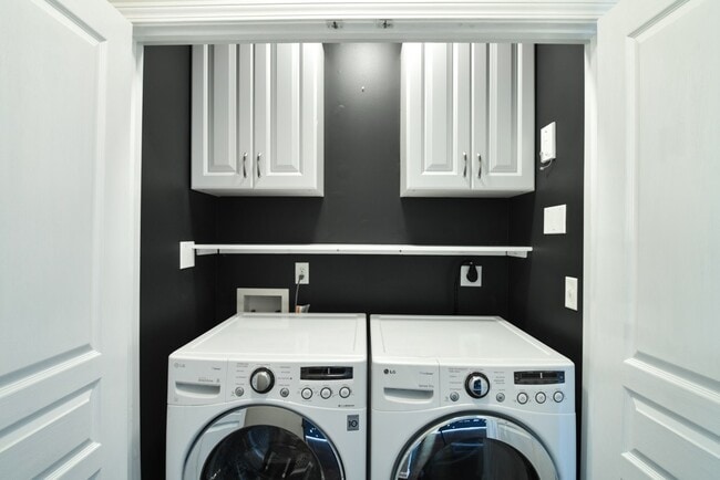 Building Photo - Brookhaven Condo