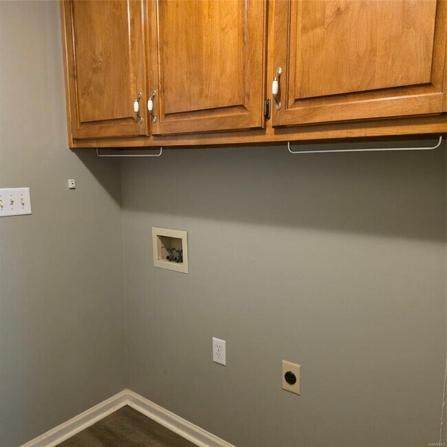 Building Photo - 1736 Twelve Oaks Ln