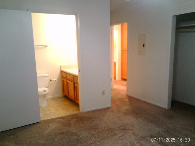 Building Photo - 8201 Laborough Dr