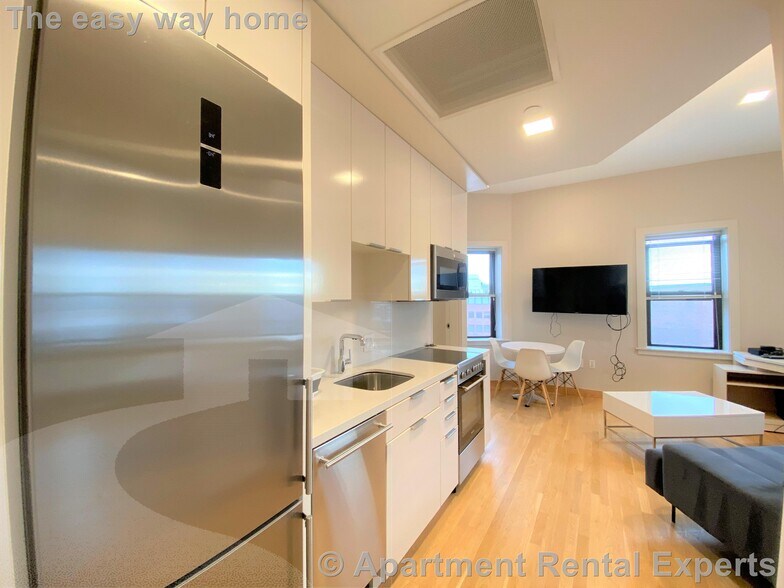 Primary Photo - 115 Mt Auburn St