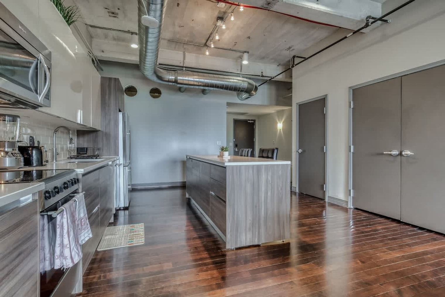 Building Photo - 500 S Ervay St