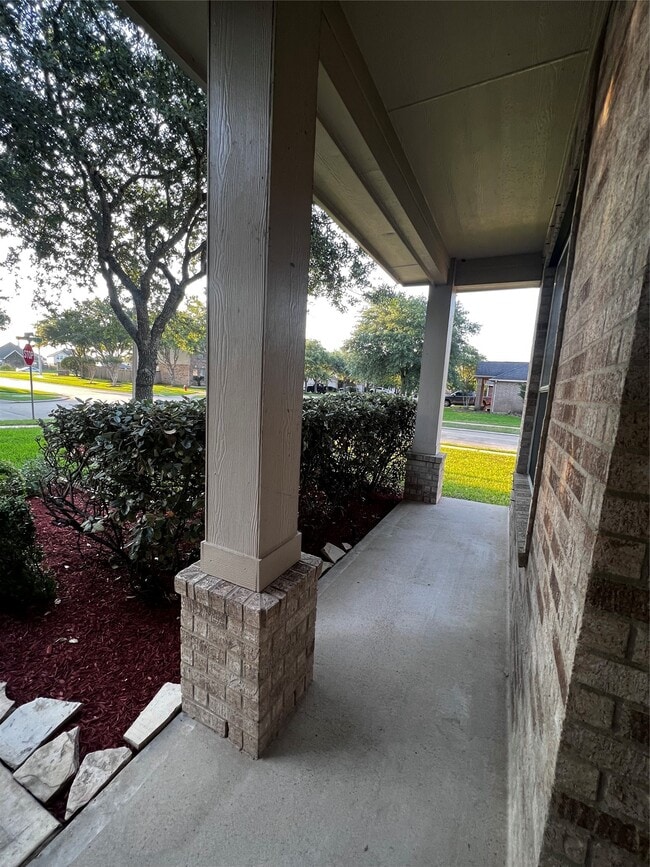 Building Photo - 422 Abbey Ln