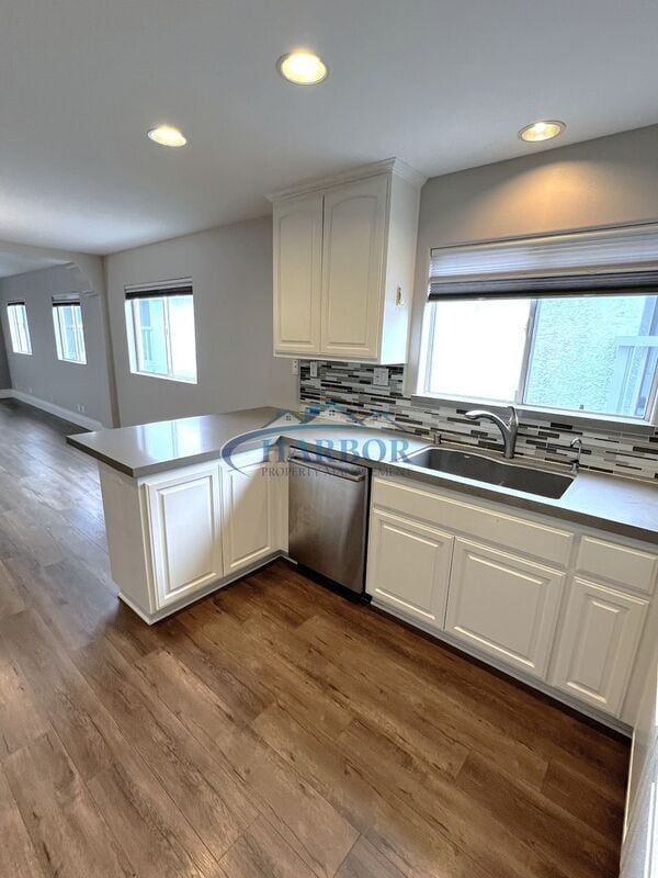 Building Photo - 2405 Vanderbilt Ln