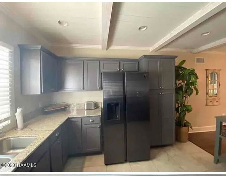 Building Photo - 404 N Landry Dr