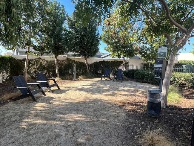 Building Photo - Wonderful 3 Bedroom 3 Bathroom Anaheim Condo in Gated Community