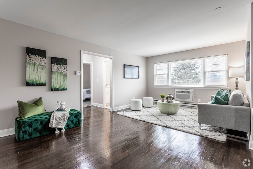 Living Area - Toms River Apartments