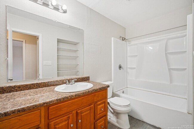 Building Photo - 10609 Starcrest Dr