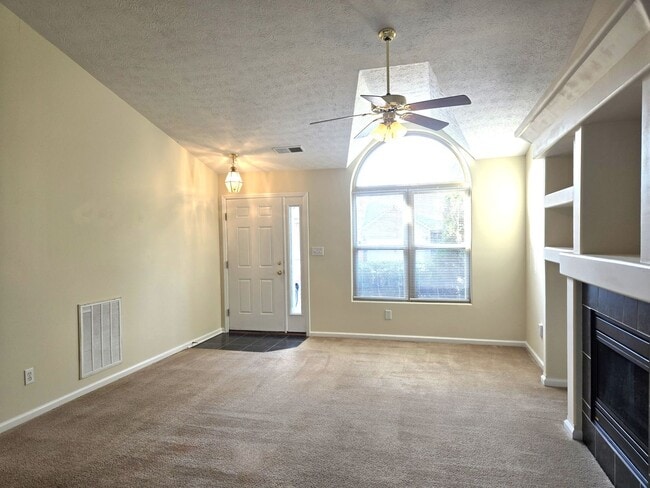 Building Photo - 50% OFF UNTIL 2026!  APPLICATION FEE ONLY ...