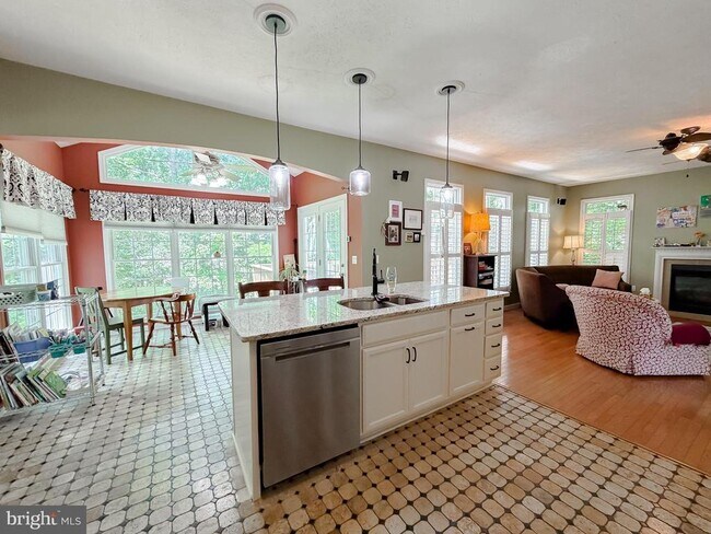 Building Photo - 23118 Silverberry Way