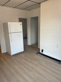 Building Photo - 68 Court St