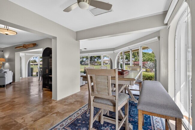 Building Photo - 213 Rio Vista Cir