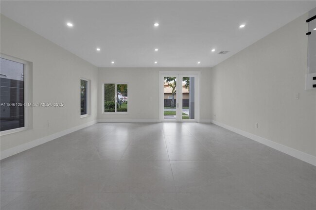 Building Photo - 6498 NW 113th Pl