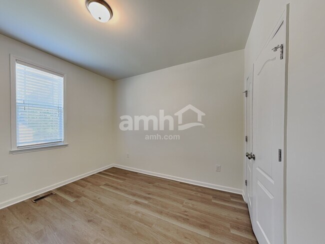 Building Photo - 192 Meadow Loop Dr