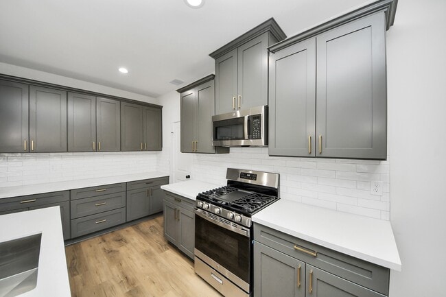 Building Photo - 5531 Nielan St