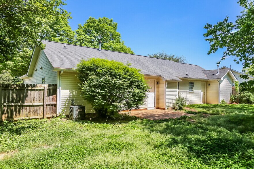 Building Photo - 104 Stapleton Way