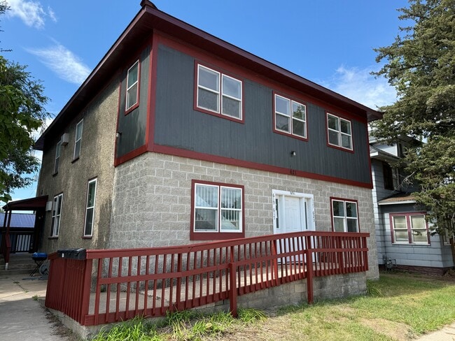Building Photo - 625 Rose St