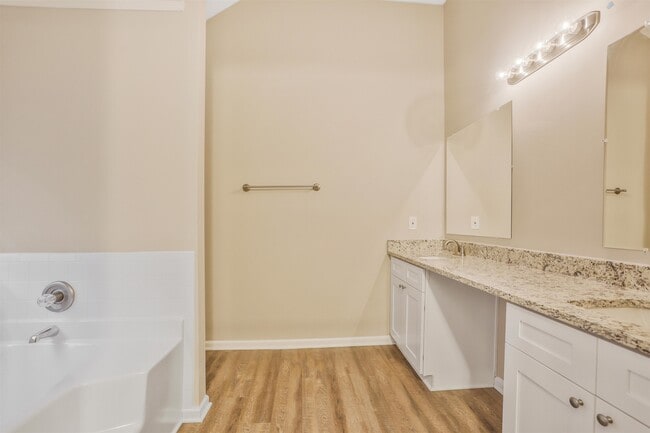 Building Photo - 5240 Rock Pl Dr SW