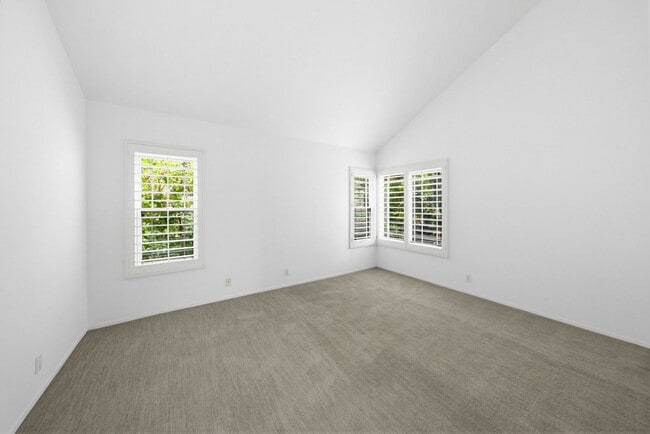 Building Photo - 4 Del Andante