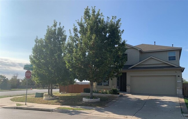 Primary Photo - 7216 Vail Ridge St