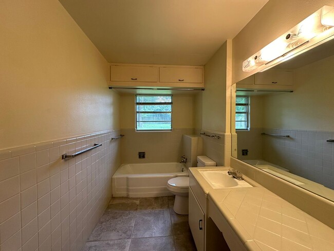 Building Photo - Beautiful 3 Bed 2 Bath in the Heart of Tyler!
