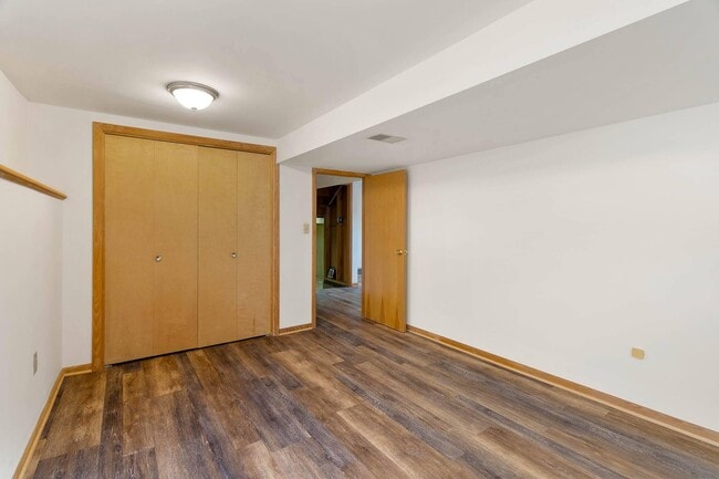 Building Photo - 2107 Garden Dr
