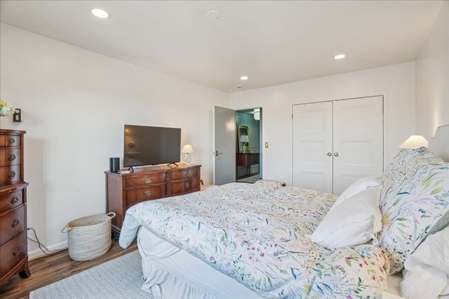 Building Photo - Large 1BR/1BA with Natural Light & Modern Finishes in Cleveland Park