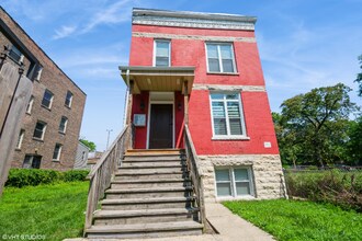 Building Photo - 6649 S Greenwood Ave