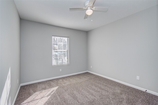 Building Photo - 9414 Lanewood Dr