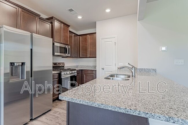 Building Photo - 19 Apricot Ln