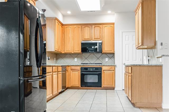 Building Photo - 11668 La Grange Dr