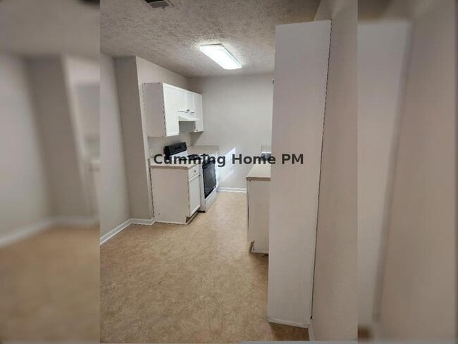 Building Photo - 2/2 PRIVATE Ranch Home AVAILABLE NOW!