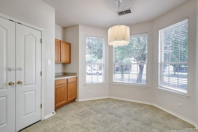 Building Photo - 8706 Redwood Bend