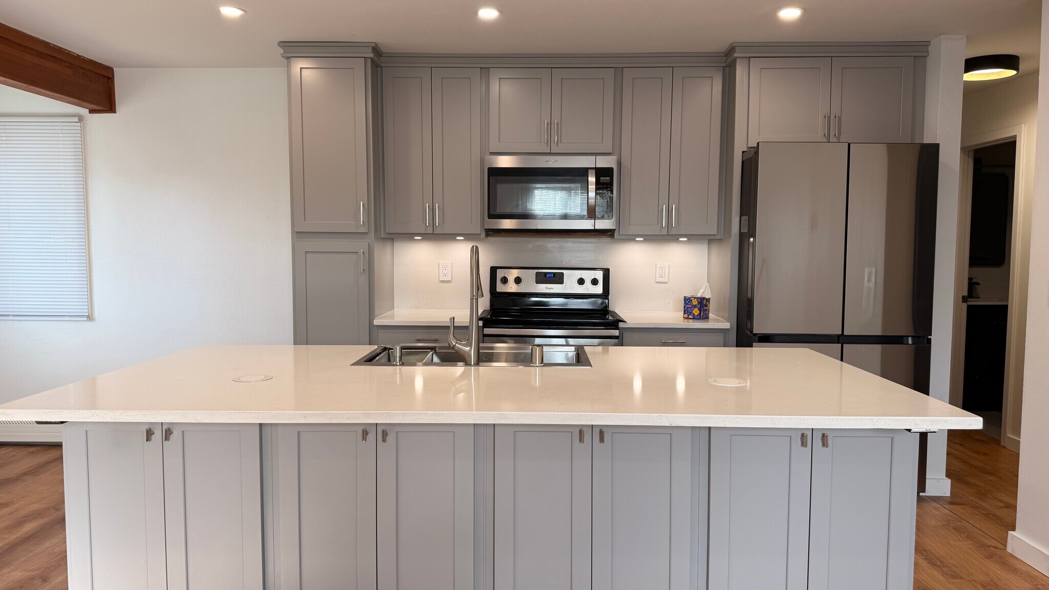 Building Photo - 3001 E 42nd Ave