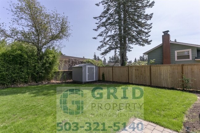 Building Photo - Remodeled 3 Bedroom Available in Northeast Portland!