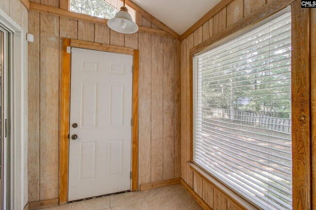 Building Photo - 19 Caddis Creek Ct